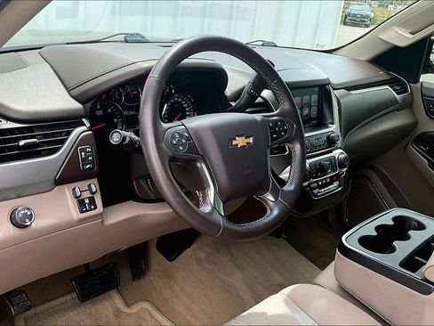 Used 2016 Chevrolet Suburban LS w/ Enhanced Driver Alert Package RWD image 13