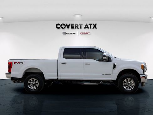 Used 2017 Ford F250 XLT w/ XLT Premium Package AWD/4WD image 8