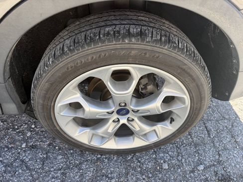 Used 2013 Ford Escape Titanium w/ Parking Technology Pkg FWD image 10