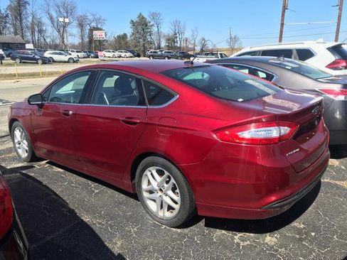 Used 2016 Ford Fusion SE image 10