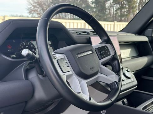 Used 2022 Land Rover Defender 110 S image 16