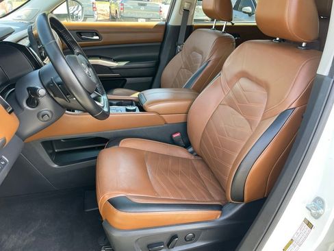 Certified 2024 Nissan Pathfinder Platinum w/ Cargo Package image 7