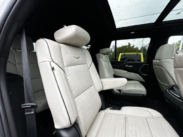 Used 2022 Cadillac Escalade Sport w/ Touring Package AWD/4WD image 37