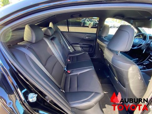 Used 2017 Honda Accord Sport image 14