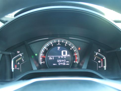 Used 2018 Honda CR-V LX image 9