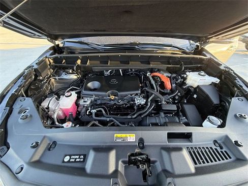 Certified 2023 Toyota Highlander LE image 34