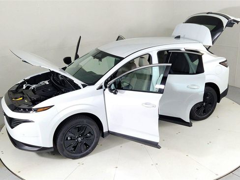 Used 2025 Nissan Murano SV image 45