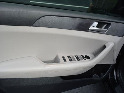 Used 2017 Hyundai Sonata SE FWD image 9