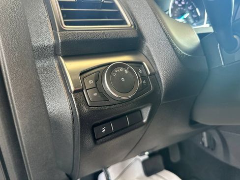 Used 2019 Ford Explorer XLT w/ Equipment Group 202A AWD/4WD image 24
