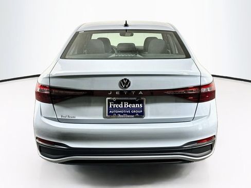 Certified 2025 Volkswagen Jetta Sport FWD image 7