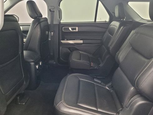 Used 2020 Ford Explorer XLT w/ Equipment Group 202A image 18