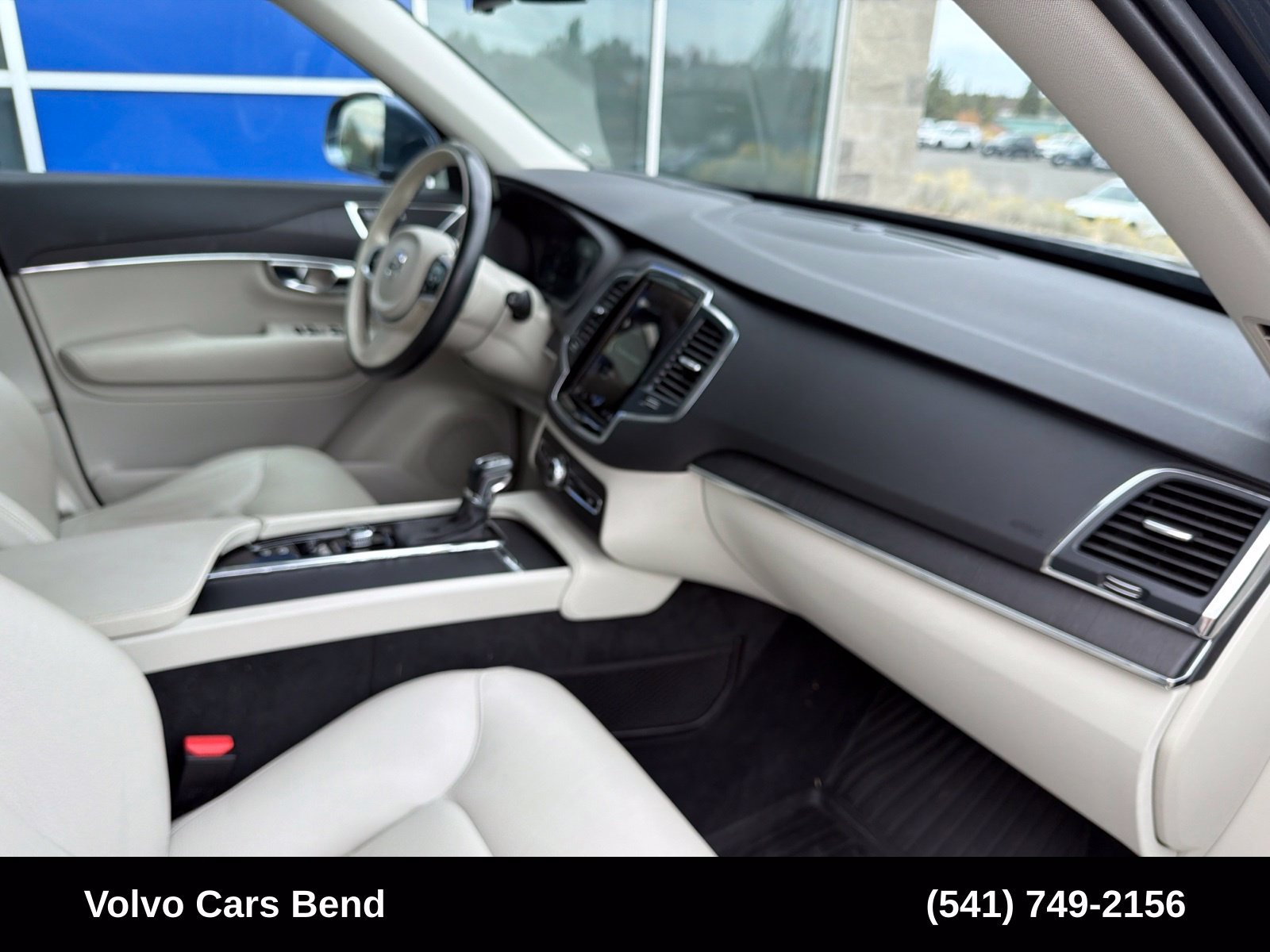Used 2020 Volvo XC90 T6 Momentum w/ Protection Package Premier AWD/4WD image 27