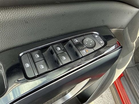 Used 2023 Nissan Pathfinder SL image 12