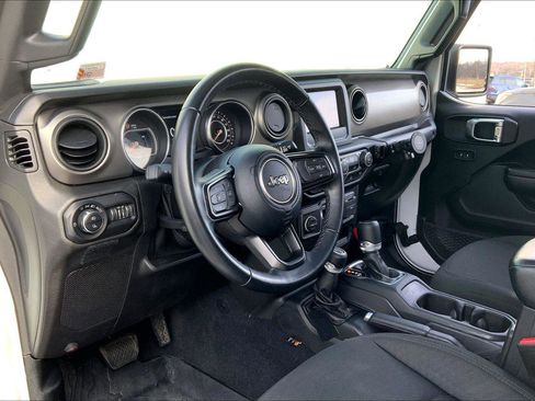 Used 2021 Jeep Gladiator Sport image 12