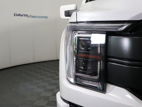 Used 2023 Ford F150 Lariat w/ Equipment Group 502A High image 3