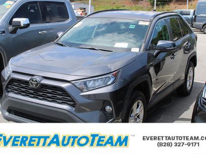 Used 2020 Toyota RAV4 XLE w/ Carpet Mat Package