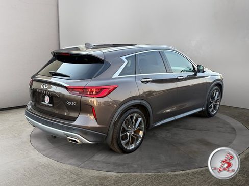 Used 2019 INFINITI QX50 Essential w/ Sensory Package AWD/4WD image 7