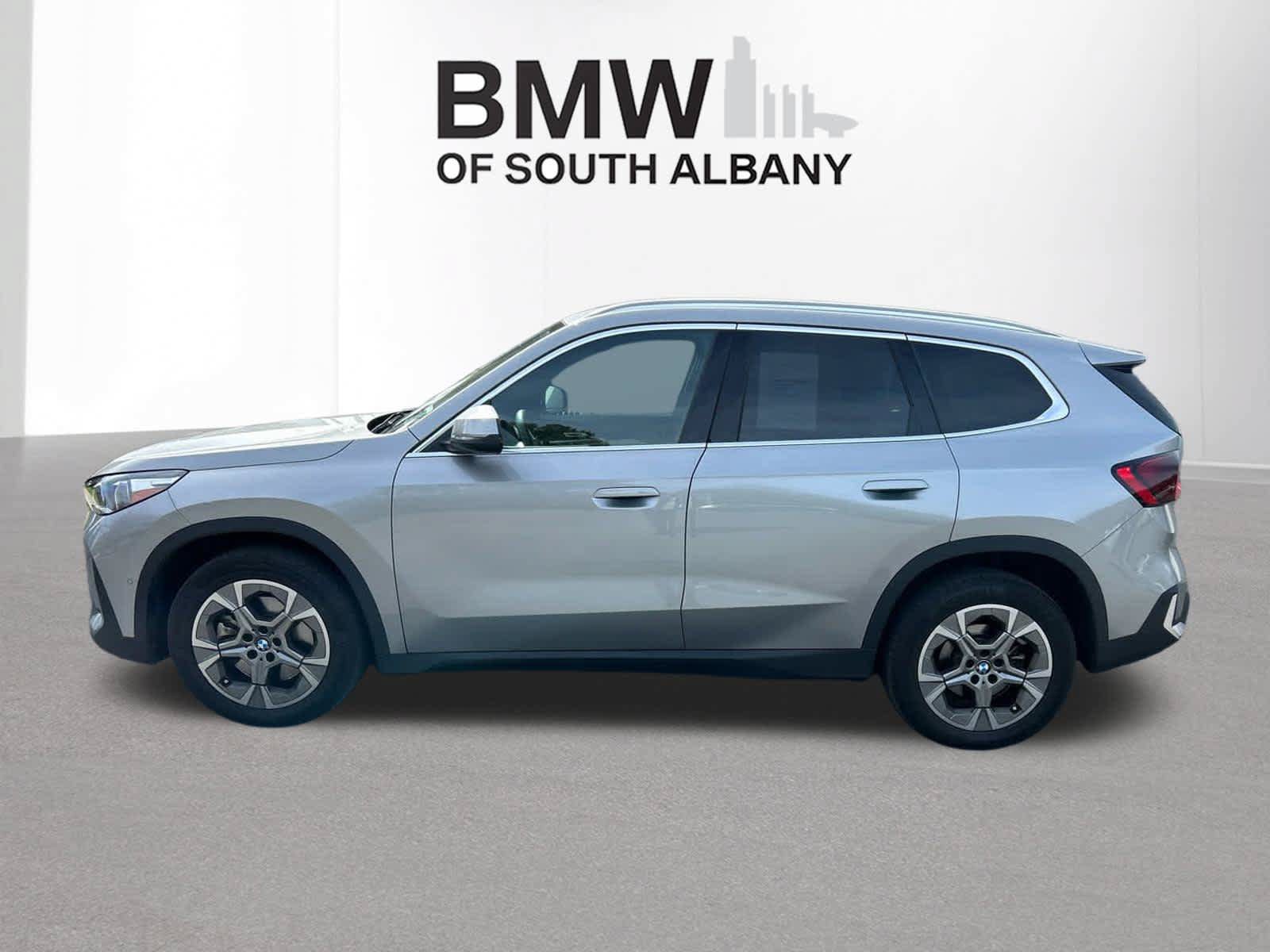 Used 2023 BMW X1 xDrive28i w/ Convenience Package AWD/4WD image 2