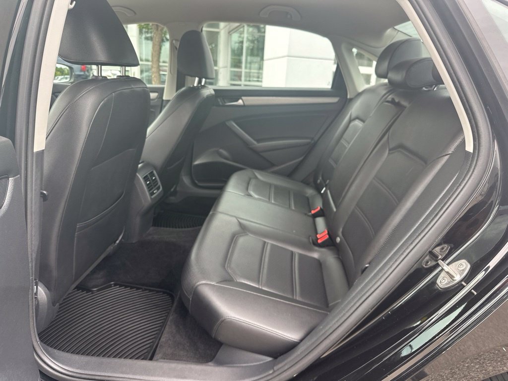 Used 2015 Volkswagen Passat 1.8T SE FWD image 31