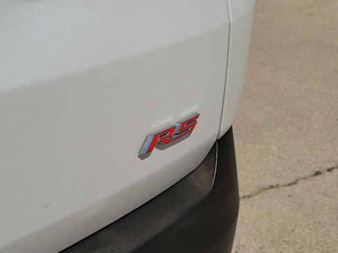 Used 2023 Chevrolet Traverse RS image 3