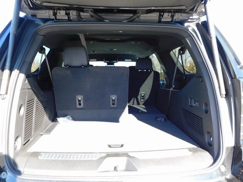 New 2025 Chevrolet Suburban High Country image 28