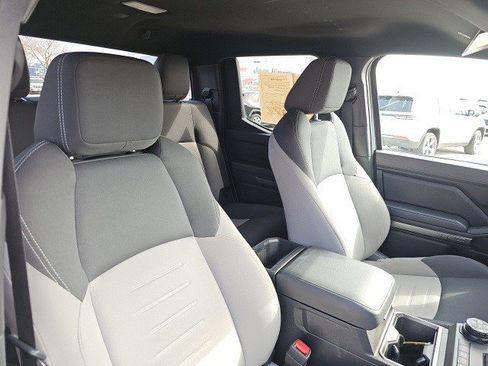 Used 2025 Toyota Tacoma TRD Off-Road image 12