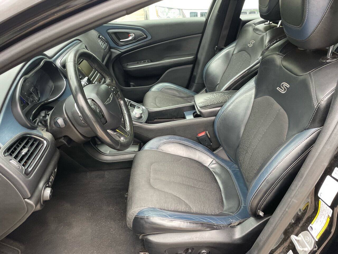Used 2015 Chrysler 200 S w/ Comfort Group FWD image 8