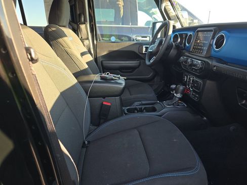 Used 2023 Jeep Wrangler Unlimited Rubicon 4xe image 5