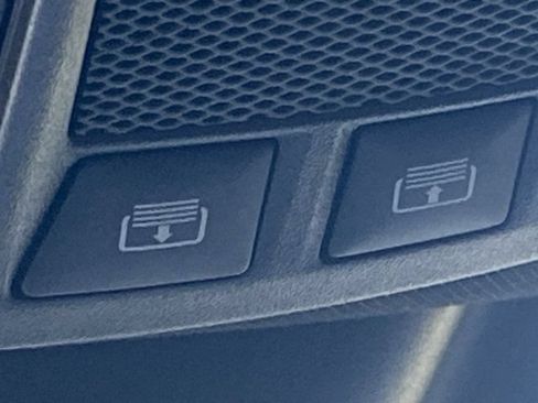 Used 2018 Lincoln Navigator Select w/ Technology Package RWD image 35