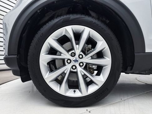 Used 2023 Ford Explorer Platinum w/ Technology Package image 15