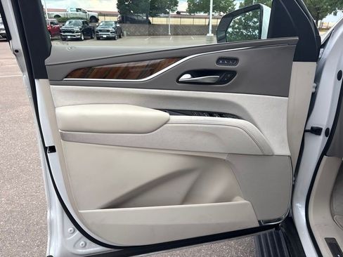 Certified 2023 Cadillac Escalade Premium Luxury Platinum w/ LPO, Radiant Package AWD/4WD image 6