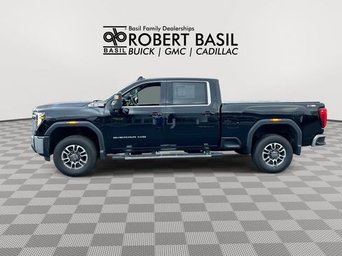 Used 2025 GMC Sierra 2500 SLE w/ SLE Value Package; AWD/4WD image 5