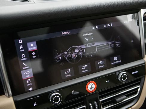New 2026 Porsche Macan AWD/4WD image 15