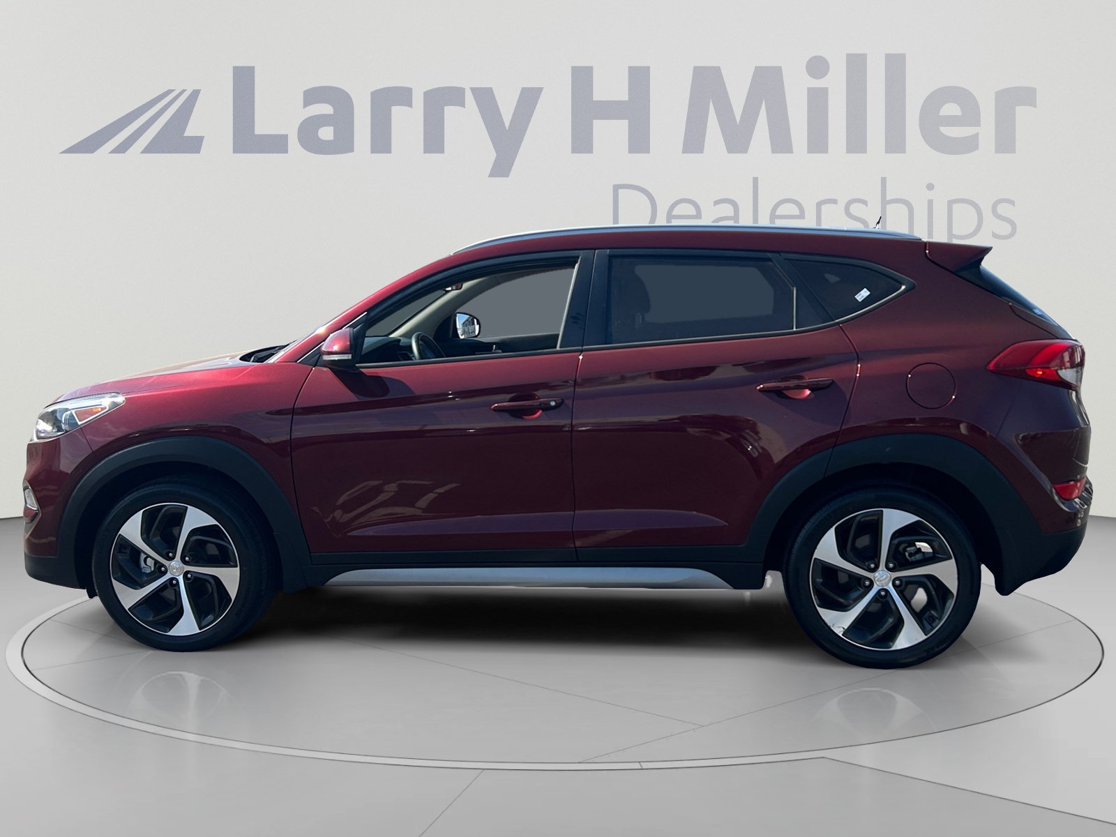 Used 2017 Hyundai Tucson Sport FWD image 2