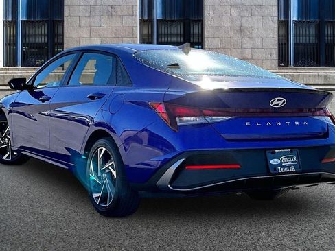 Used 2025 Hyundai Elantra Sport image 10