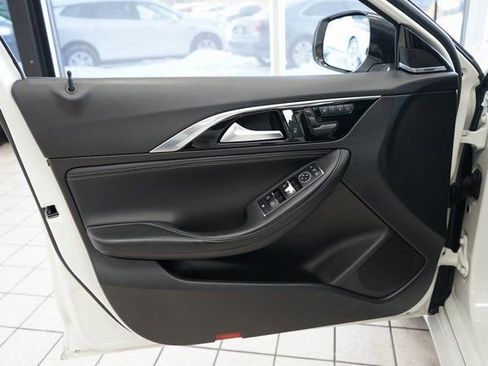 Used 2018 INFINITI QX30 Sport w/ Cargo Package image 22