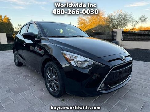 Used 2020 Toyota Yaris LE image 1