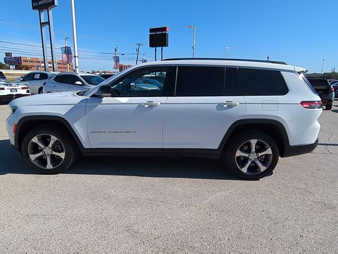 Used 2023 Jeep Grand Cherokee L Limited w/ Luxury Tech Group II image 5