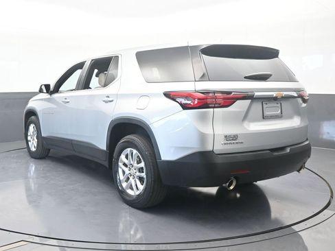 Used 2022 Chevrolet Traverse LS image 4