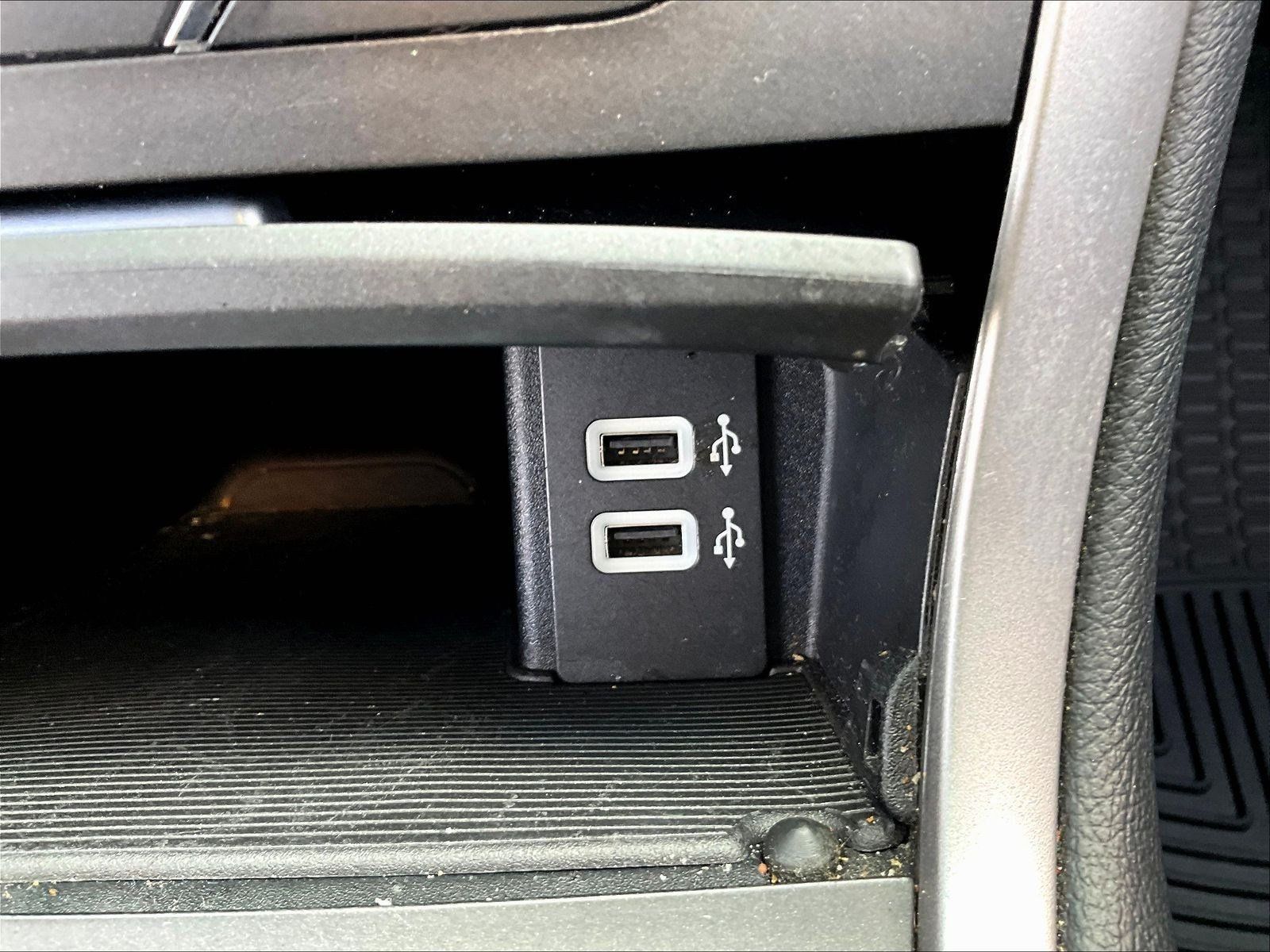 Used 2017 Ford Edge SEL w/ Equipment Group 201A FWD image 16
