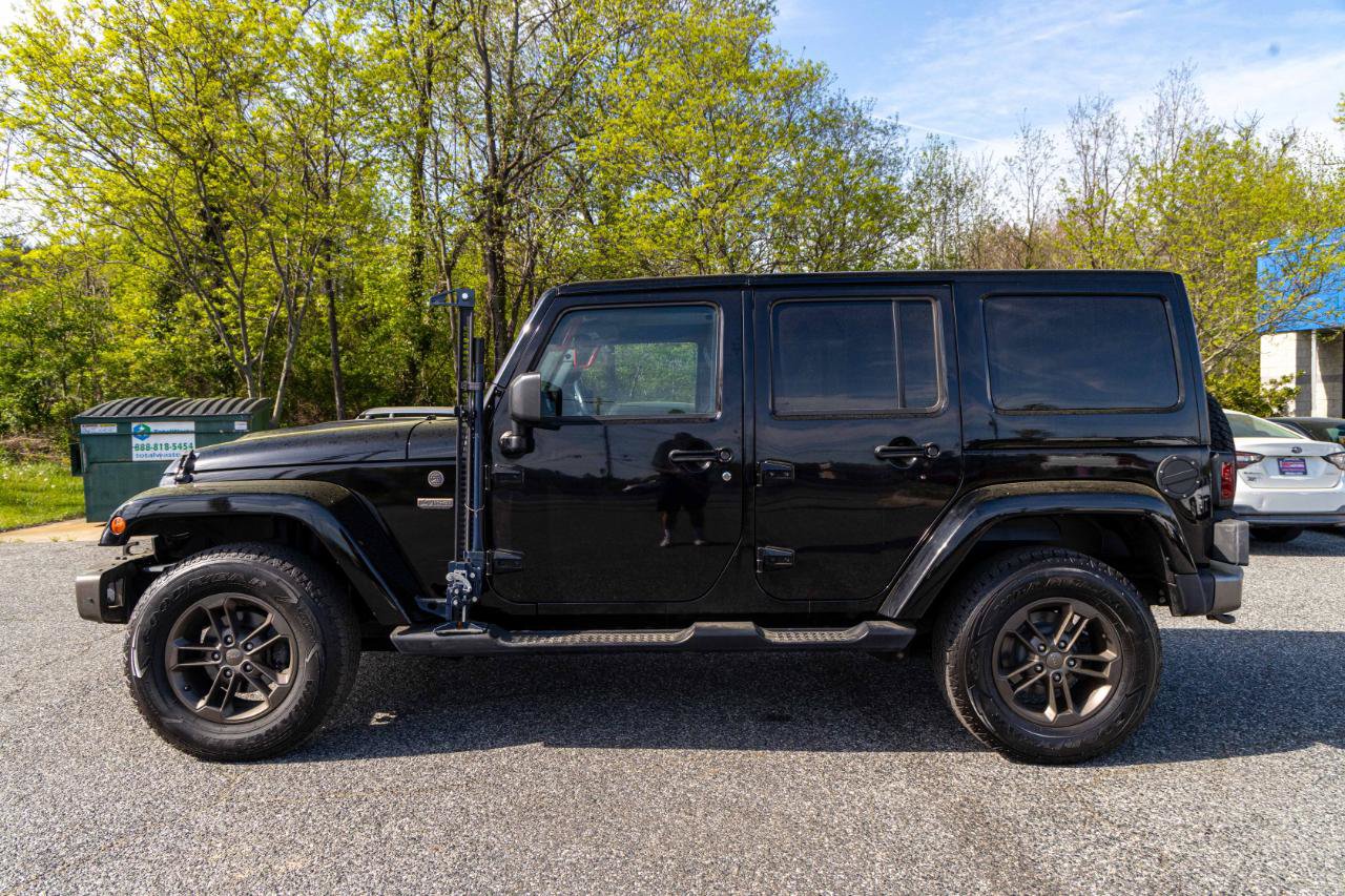 Used 2016 Jeep Wrangler Unlimited Sahara AWD/4WD image 3