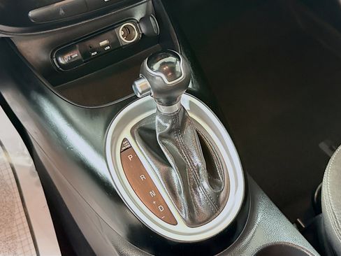 Used 2016 Kia Soul image 17