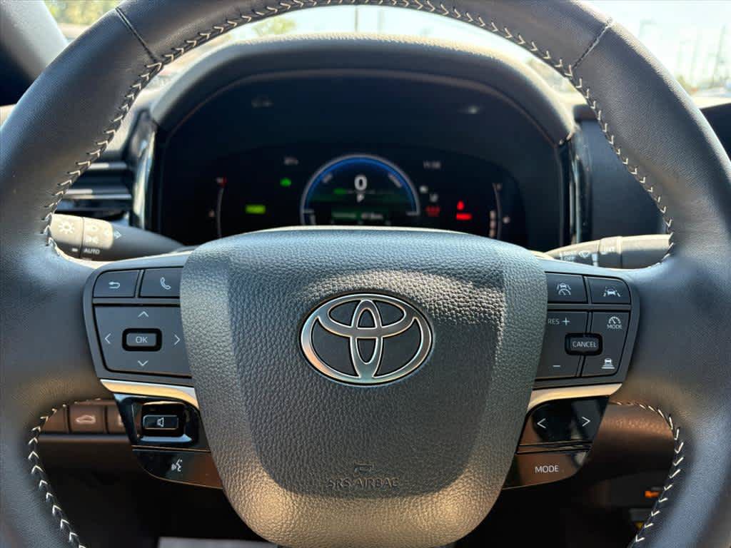 Used 2026 Toyota Camry SE w/ Convenience Package FWD image 17