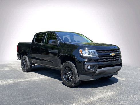 Used 2022 Chevrolet Colorado LT w/ Luxury Package RWD image 2