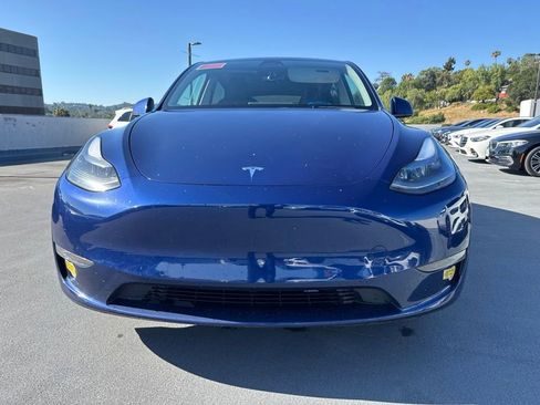 Used 2022 Tesla Model Y Long Range AWD/4WD image 2