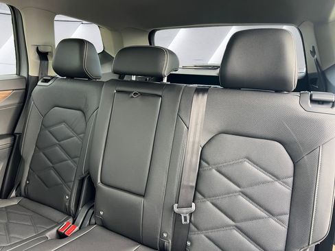 Used 2026 Volkswagen Atlas SE image 18