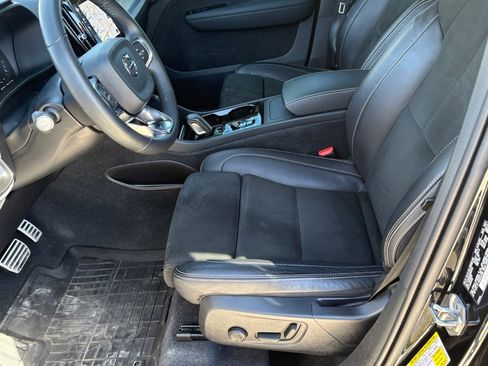 Used 2022 Volvo XC40 T5 R-Design w/ Advanced Package image 25