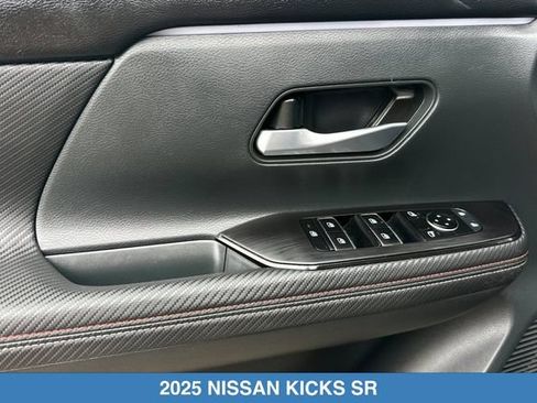 Used 2025 Nissan Kicks SR AWD/4WD image 13