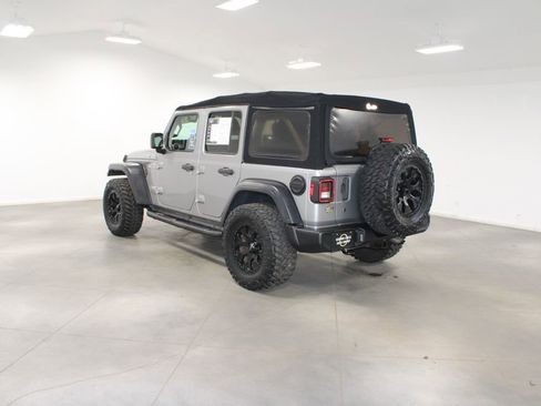 Used 2018 Jeep Wrangler Unlimited Sport S image 7