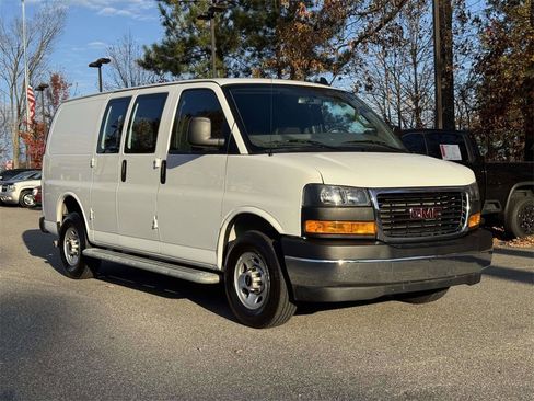 Used 2024 GMC Savana 2500 w/ Driver Convenience Package image 2